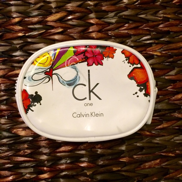 Calvin Klein Pouch. Travel size