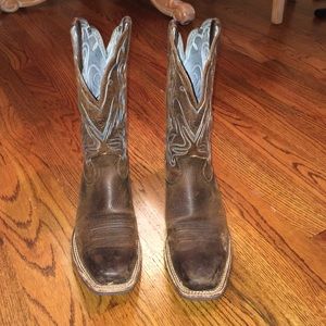 Ariat size 9 cowboy boots