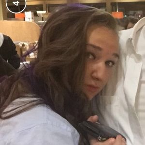 Meet your Posher, Alexis