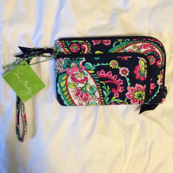 Vera Bradley Wristlet - Picture 1 of 3