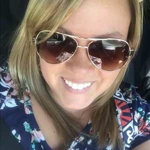 Meet your Posher, Corie