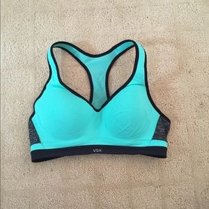 NWOT Victoria's Secret Incredible Sports Bra