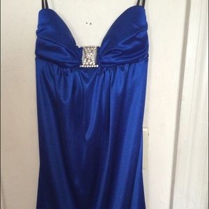 Strapless short blue dress