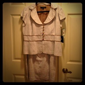NWT Nine West 2 piece Skirt Suit