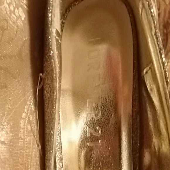 Shoe - Picture 3 of 3
