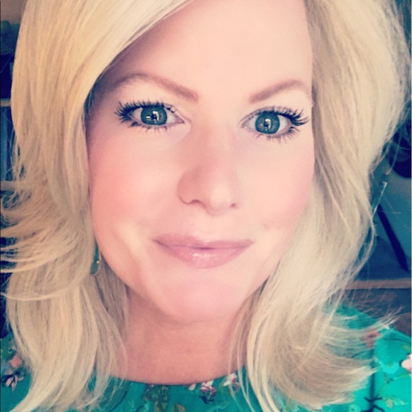 Meet your Posher, Angela - Picture 2 of 2