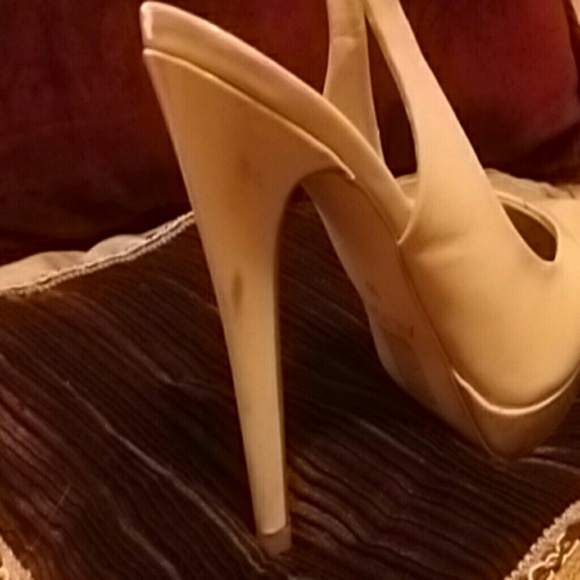 Shoes - Picture 4 of 4