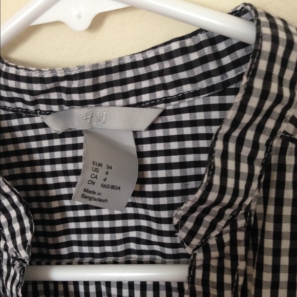 H&M button down top - Picture 4 of 4