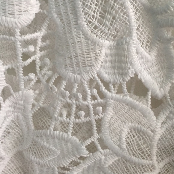 White lace crop top - Picture 2 of 3