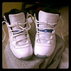 Jordan 11 legend blues  price firm