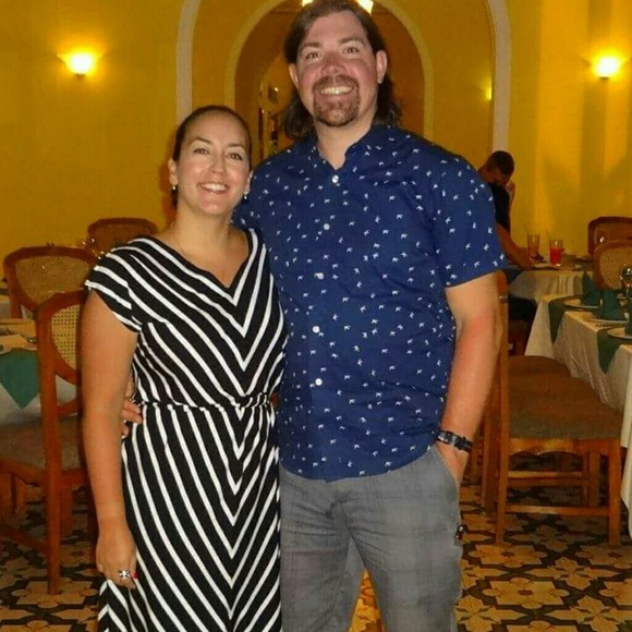 Meet your Posher, Lori - Picture 2 of 4