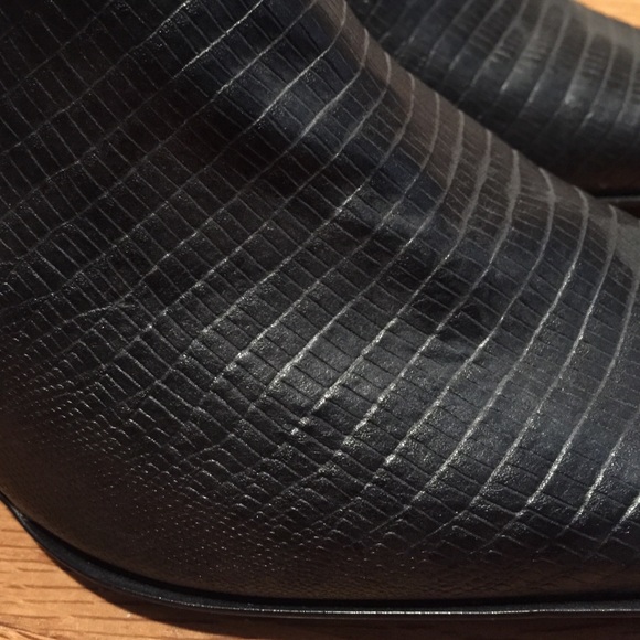 Black heel boots - Picture 2 of 3