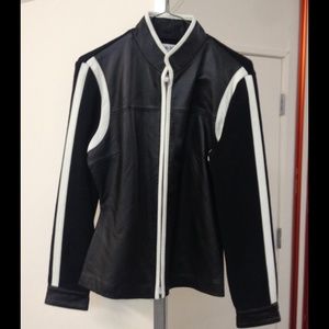 Paolo Santini 100% leather, zip closed, size 10