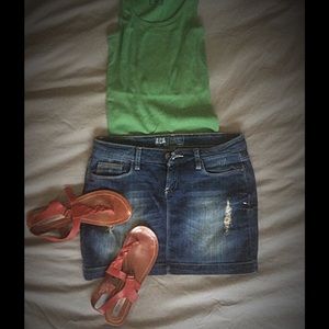 Most have red sandals