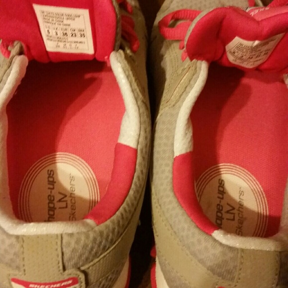 Shoes - Picture 3 of 4