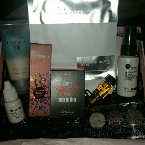 8 piece makeup samples!!!