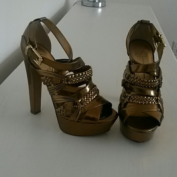 Jessica Simpson Parissa