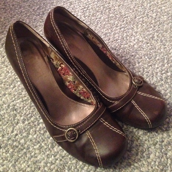 Brown Heeled Shoes