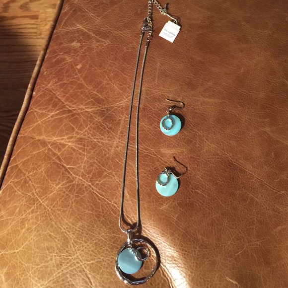 Necklace / Earring set