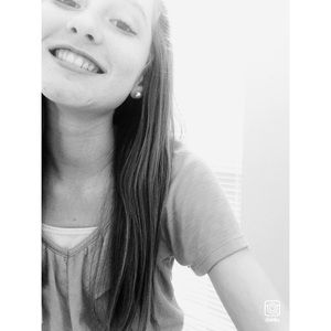 Meet your Posher, Caitlyn