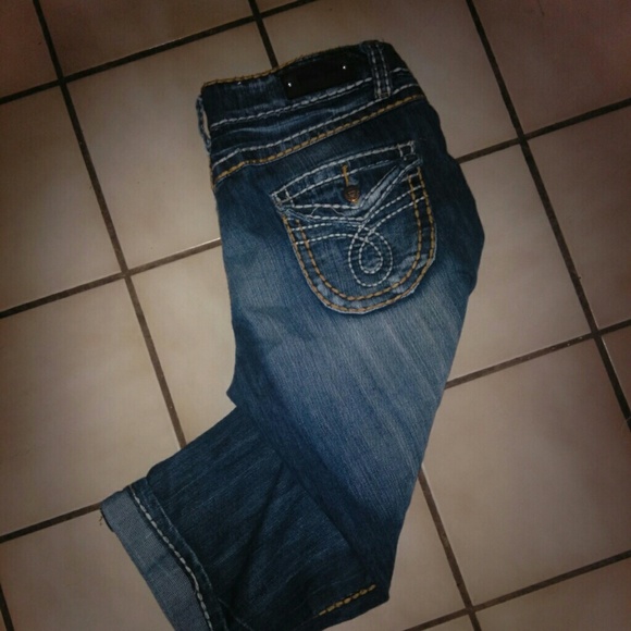 Friction capris
