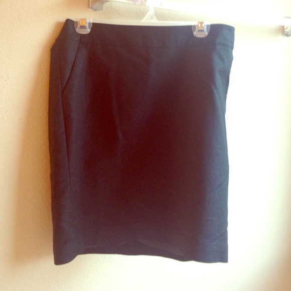 Black pencil skirt with lining