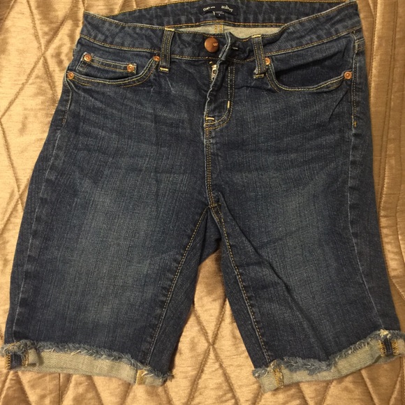 Adorable GAP Aubrey jean shorts!