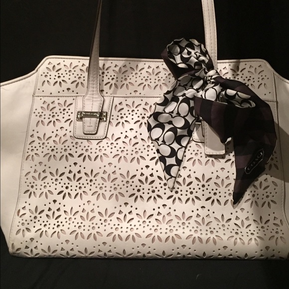 Coach purse. Great condition.