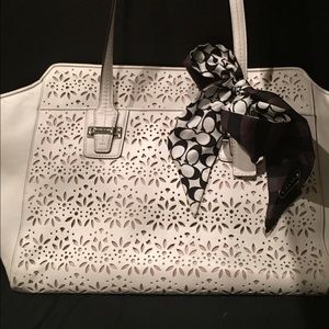 Coach purse. Great condition.