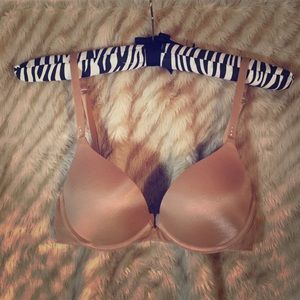 Victoria's Secret Demi Uplift Bra