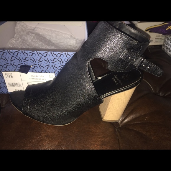 Vera wang heels