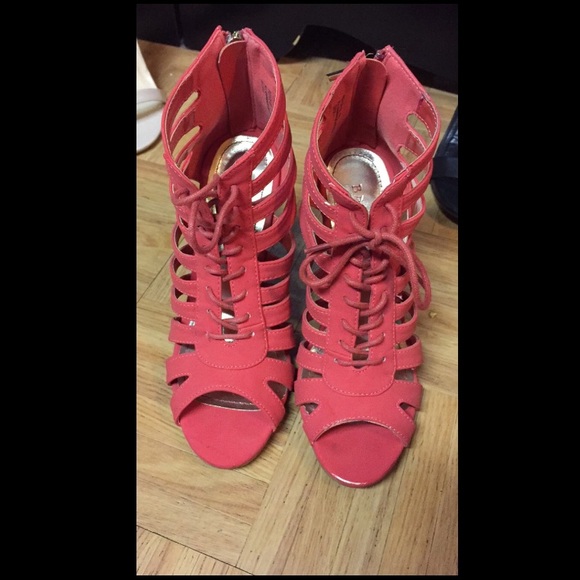 Coral wedges size 7! - Picture 1 of 4
