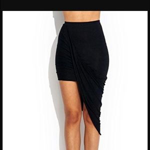 Asymmetrical skirt size small
