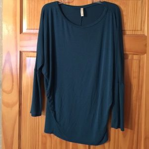 Boutique dolman sleeve top