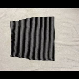 Gray and black body on skirt