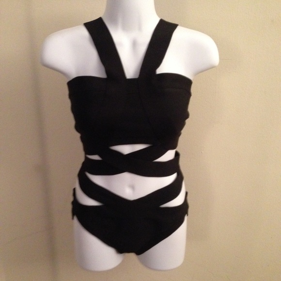 JUJU*BE Other - ♣️Sexy Black swimsuit/top!♣️