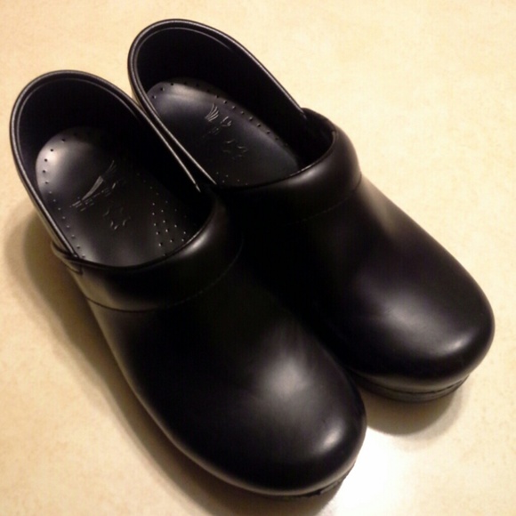 Dansko Shoes - Dansko shoes