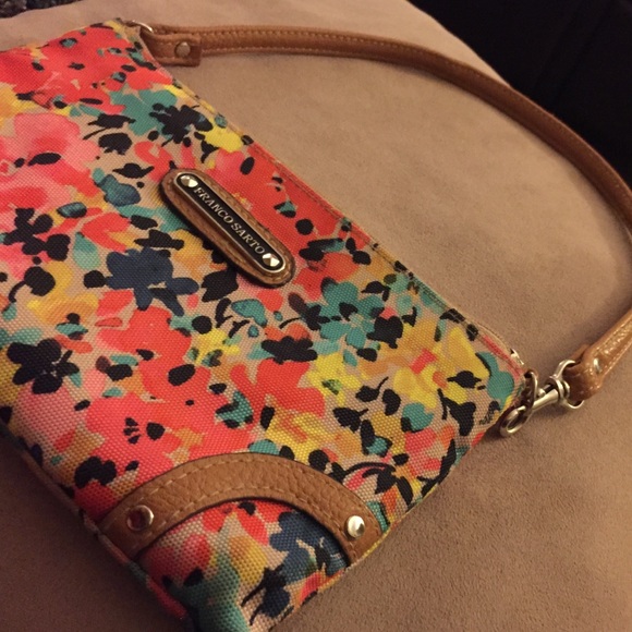 Floral Wristlet - Picture 3 of 4
