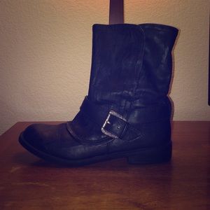 R2 - Mid Calf Boot