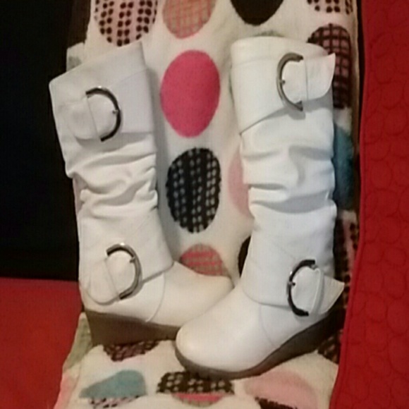 Kids 8-11 size 3
