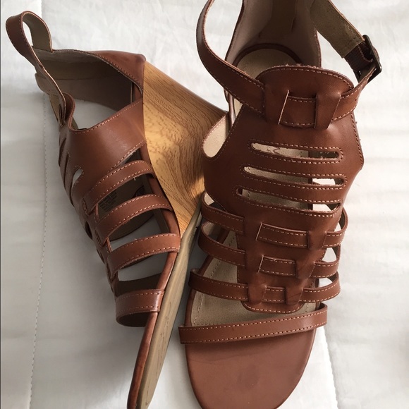 Kenneth Cole Reaction Shoes - Kenneth Cole wedge strapped sandals