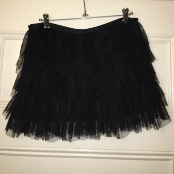 Black Ruffled/layered miniskirt- Forever 21 Size S