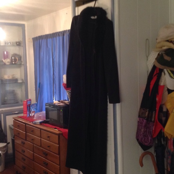 FLOOR LENGTH LIGHT COAT. SOLD - Picture 2 of 4