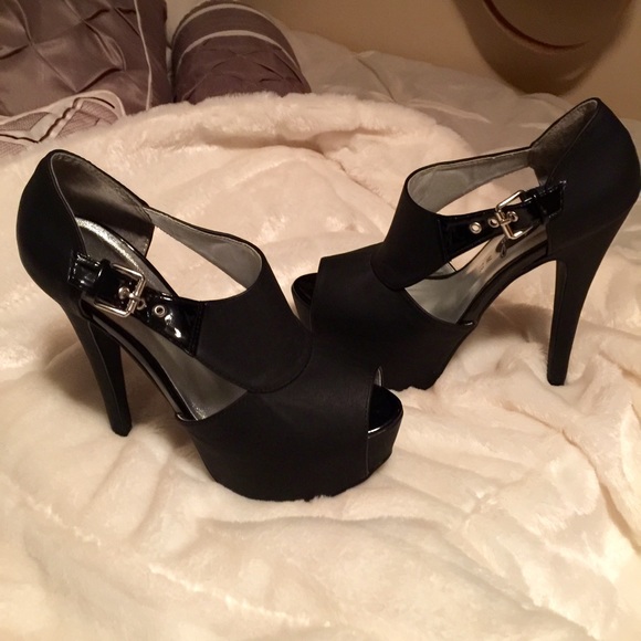 Ladies stiletto shoes