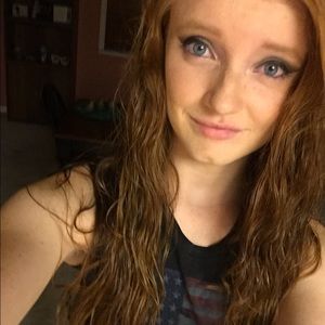 Meet your Posher, Crystal