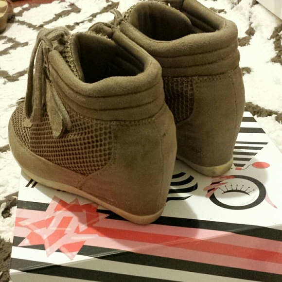 Madden girl sneakers wedges - Picture 3 of 3