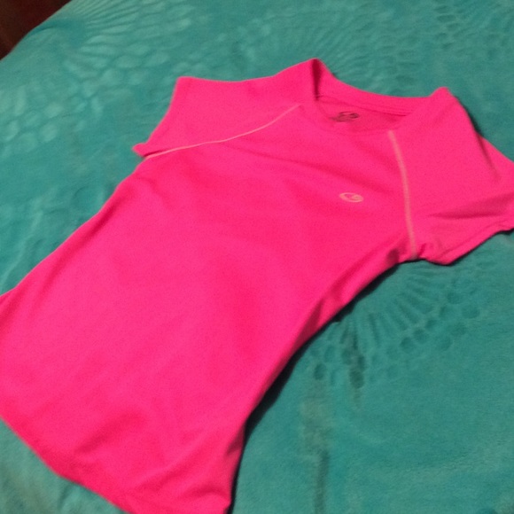 Hot pink sport shirt - Picture 3 of 4