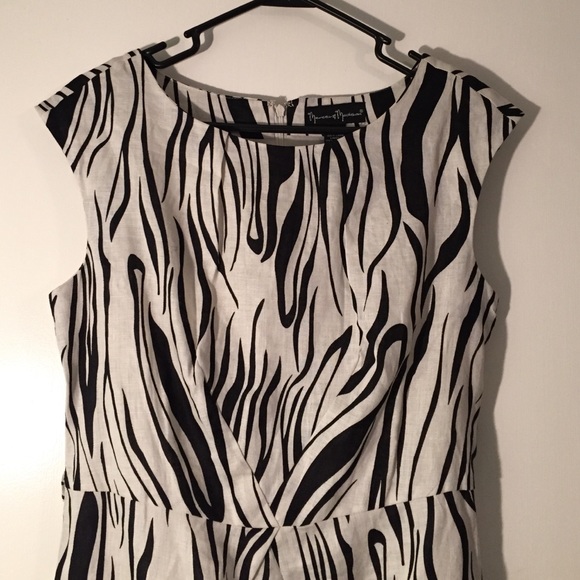 Dress - Picture 2 of 2