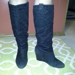 Black wedge boots