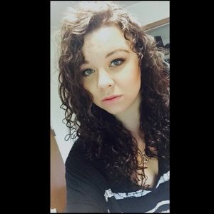 Meet your Posher, Devyn